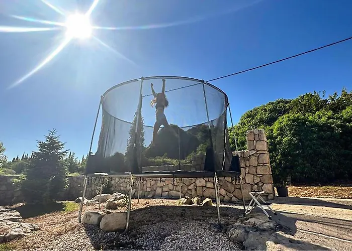 شقة Awesome In Čilipi